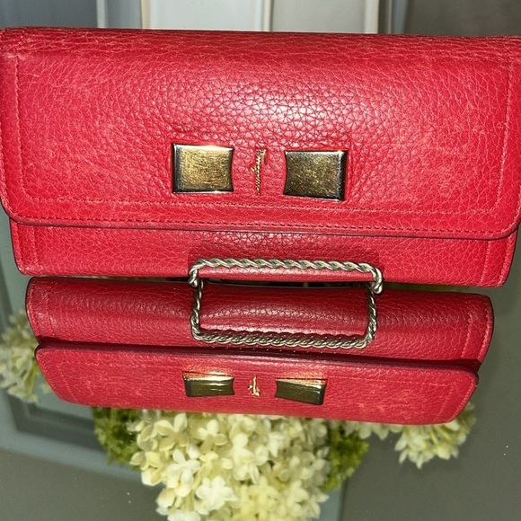 Salvatore Ferragamo Women’s Red Leather Wallet Goldtone Hardware Vintage - Picture 1 of 15